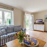 Feriehus Broderhus Bude *