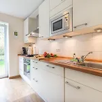 Broderhus Bude * Böhl
